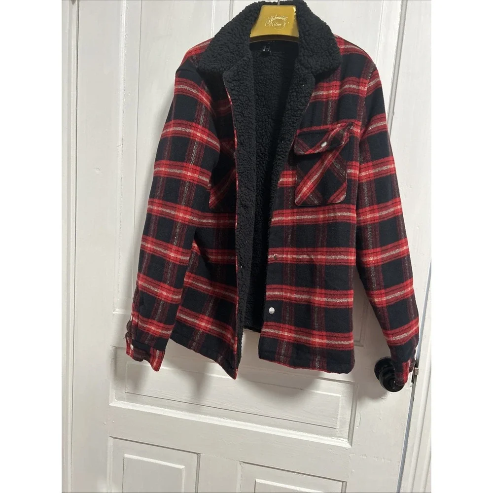 FOREVER 21 Sherpa Lined Plaid Shirt Jacket Outerwear Red Black Plaid Size Large - Picture 9 of 11